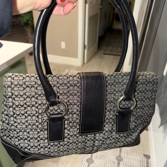 Elegant Black and Gray Women's Handbag - Picture 7 of 8